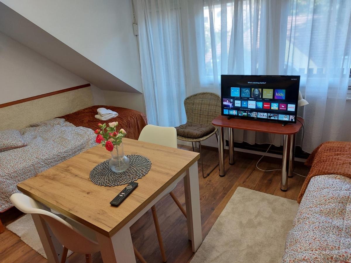 Summer House Apartman Debrecen Buitenkant foto